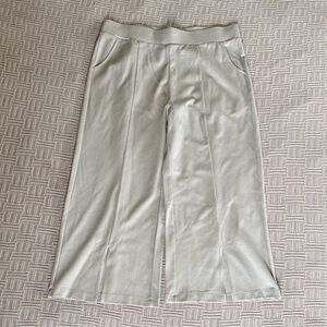 Women's Light Wide Leg Capris - Comfortable Pull-On Style